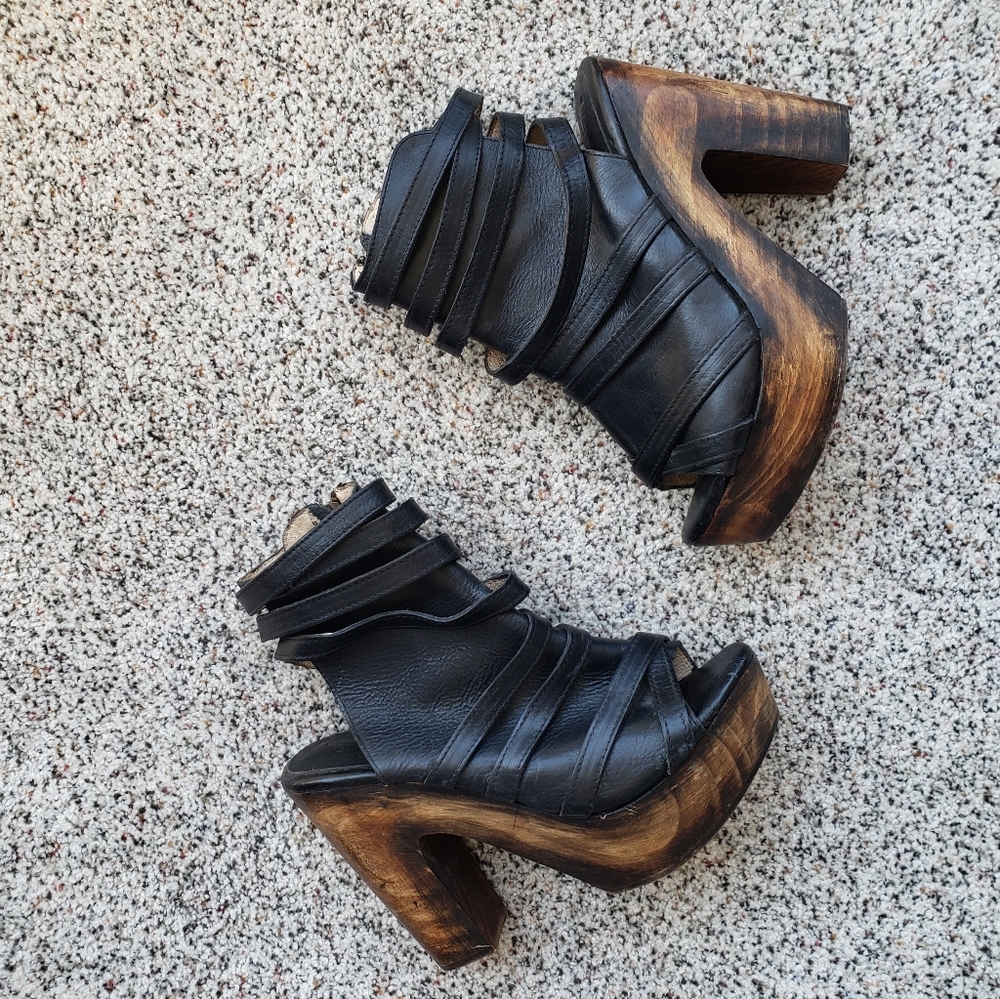 Freebird by Steven platform heeled sandals leather